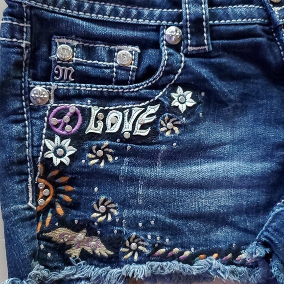Super Cute Miss Me Shorts - Picture 5 of 8
